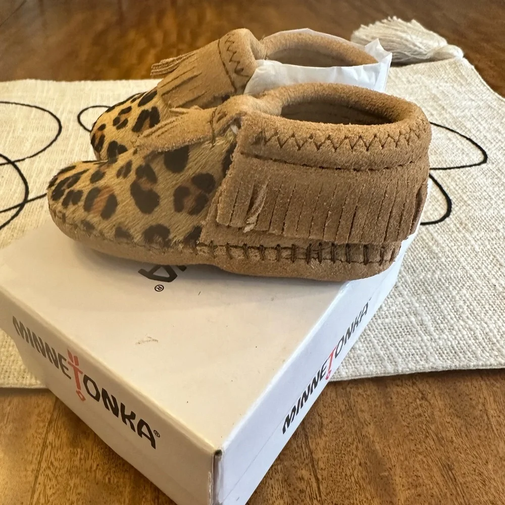 MINNETONKA Infant's in the box Riley Bootie Leopard Print